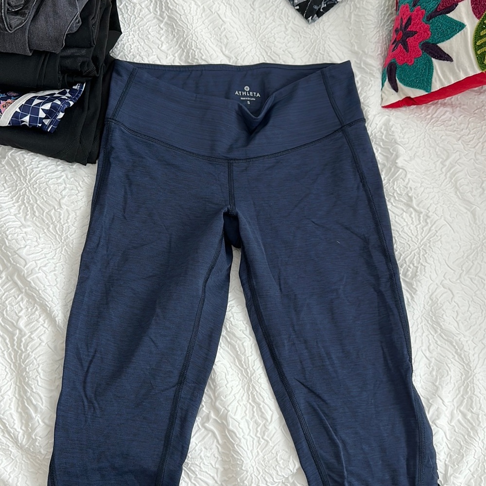 Athleta cropped leggings navy blue size small